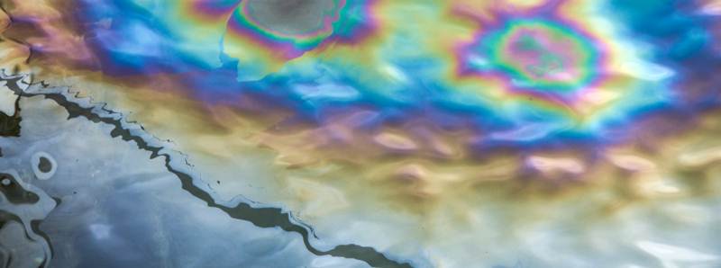 La fisica per la biodegradazione del petrolio in mare