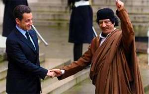 Sarkozy con Gheddafi